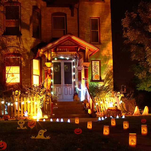 Spooky Yard Displays with Z-Wave